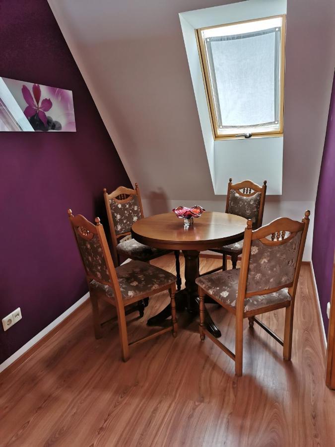 Monteur- Und Ferienwohnung In Hainichen - Obergeschoss Oder Dachgeschoss - Familie Weber Bockendorf Ngoại thất bức ảnh