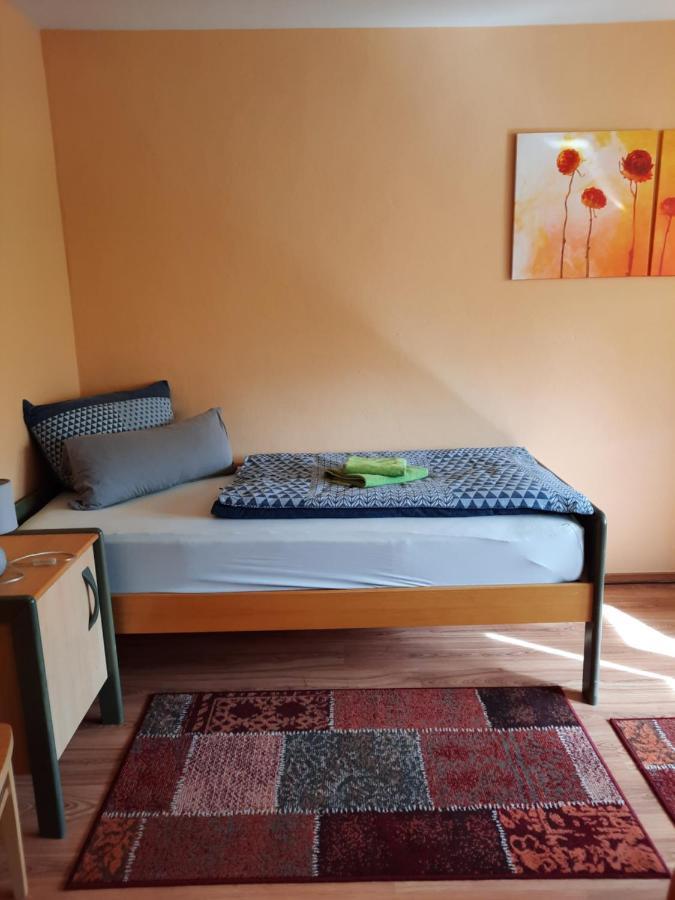 Monteur- Und Ferienwohnung In Hainichen - Obergeschoss Oder Dachgeschoss - Familie Weber Bockendorf Ngoại thất bức ảnh