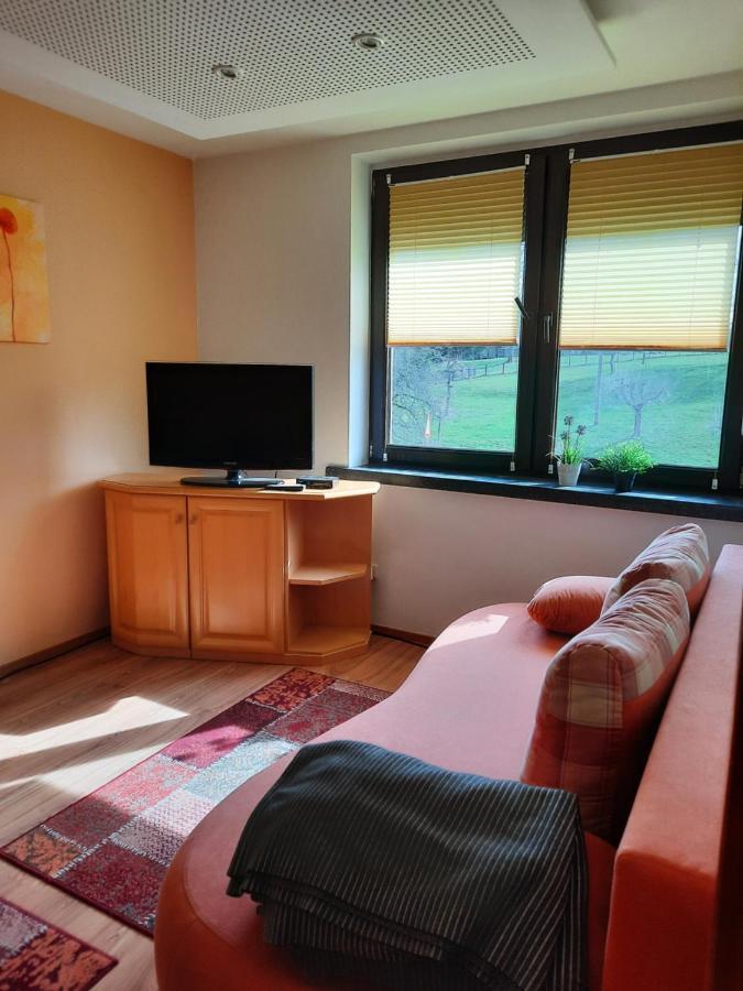 Monteur- Und Ferienwohnung In Hainichen - Obergeschoss Oder Dachgeschoss - Familie Weber Bockendorf Ngoại thất bức ảnh