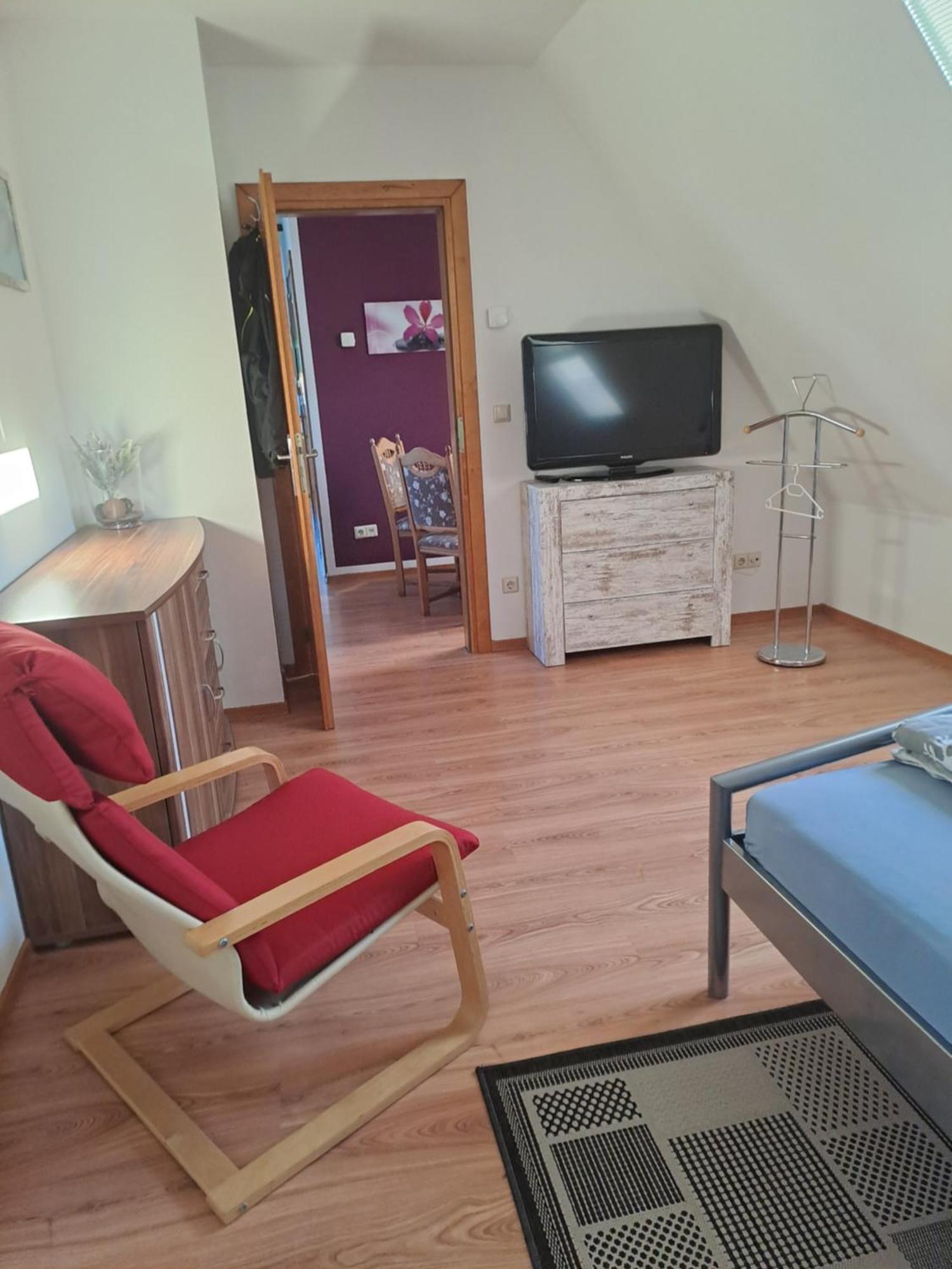 Monteur- Und Ferienwohnung In Hainichen - Obergeschoss Oder Dachgeschoss - Familie Weber Bockendorf Ngoại thất bức ảnh